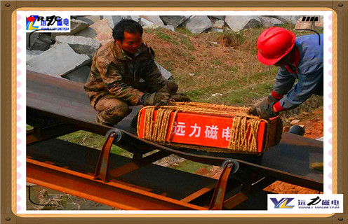 懸掛式永磁除鐵器根據(jù)冷卻方式主要有自冷式，油冷式和強制風(fēng)冷式